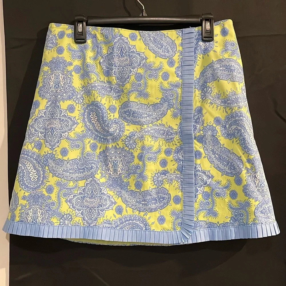 Lilly & Van Women's‎ Size Large Skirt - Blue Paisley Print with Pleated Trim